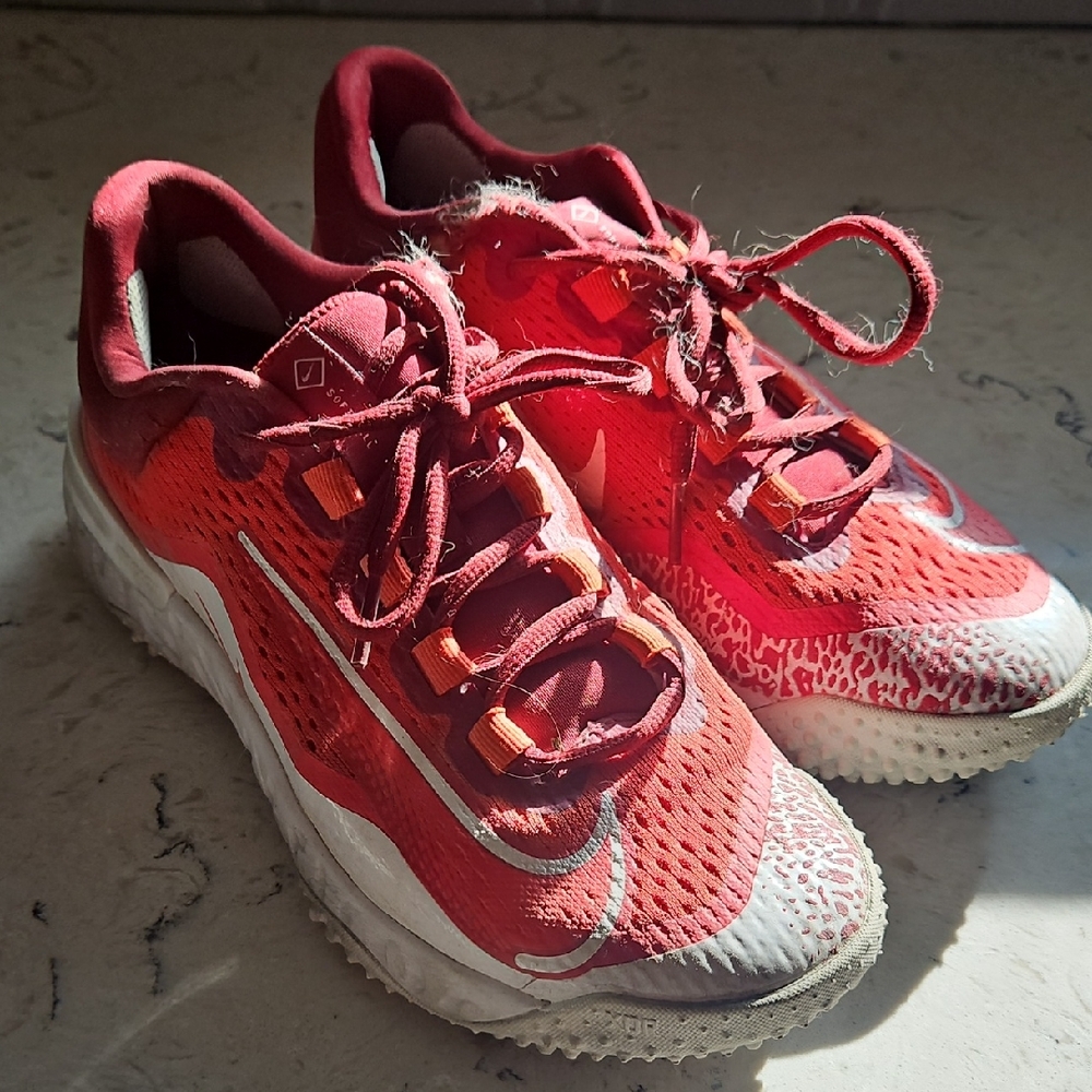 Nike Women's Red and White Athletic Shoes